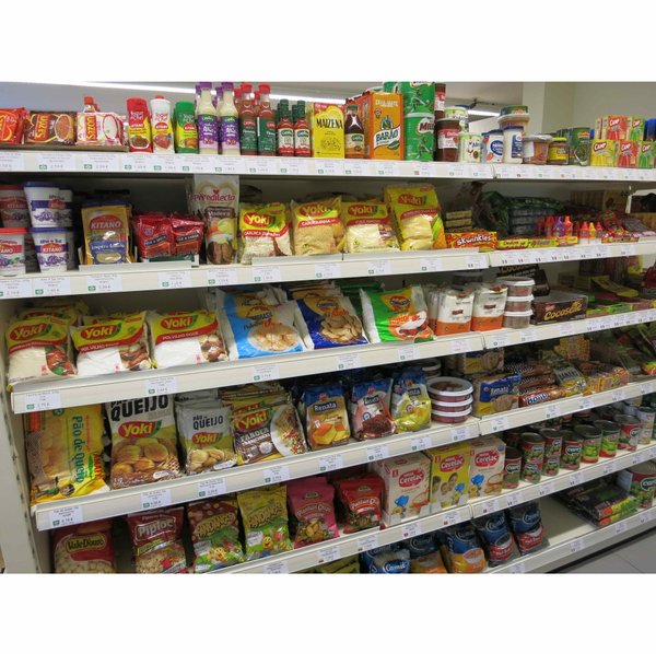 Brasilianische Produkte im Ladenregal